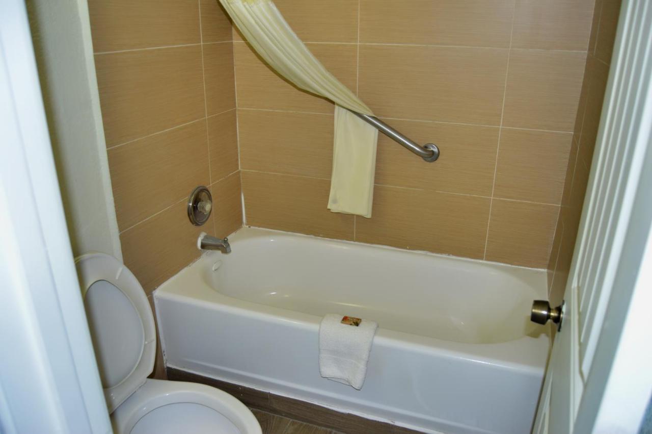 Days Inn By Wyndham Hardeeville Near Hilton Head Εξωτερικό φωτογραφία