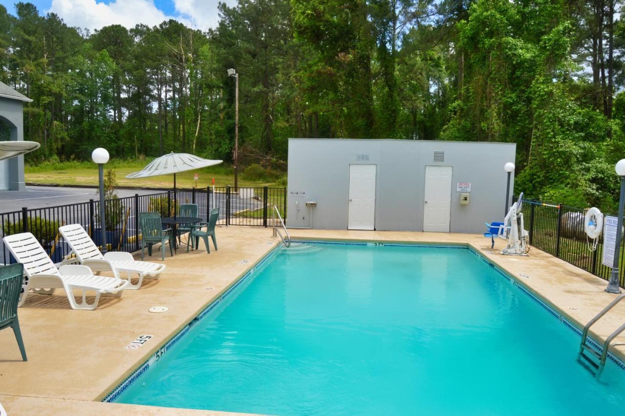 Days Inn By Wyndham Hardeeville Near Hilton Head Εξωτερικό φωτογραφία