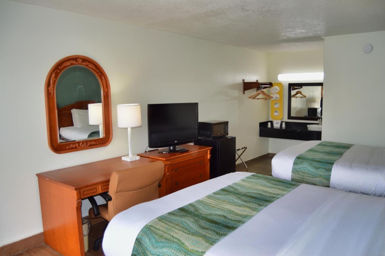 Days Inn By Wyndham Hardeeville Near Hilton Head Εξωτερικό φωτογραφία