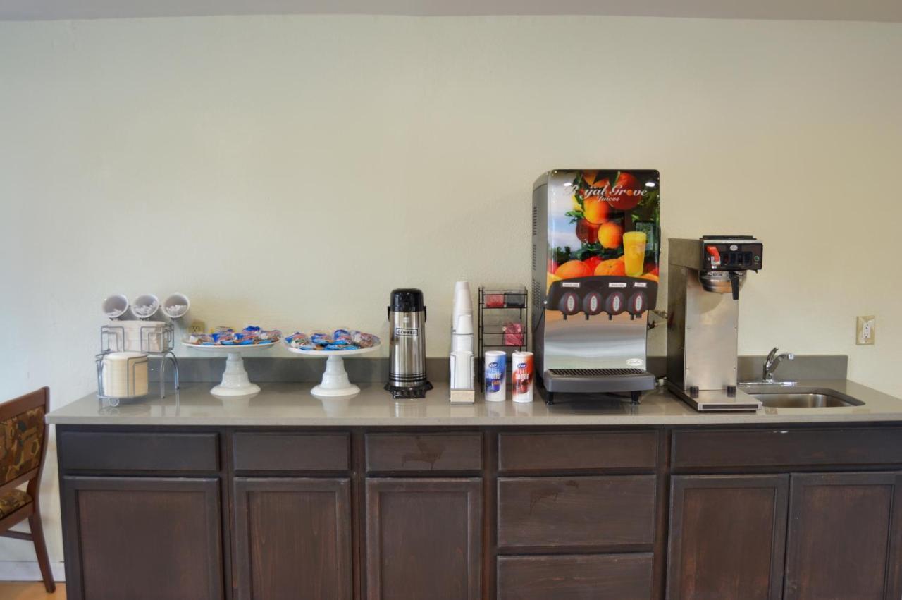Days Inn By Wyndham Hardeeville Near Hilton Head Εξωτερικό φωτογραφία