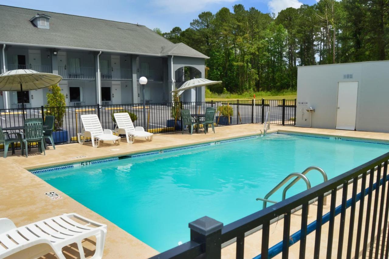 Days Inn By Wyndham Hardeeville Near Hilton Head Εξωτερικό φωτογραφία