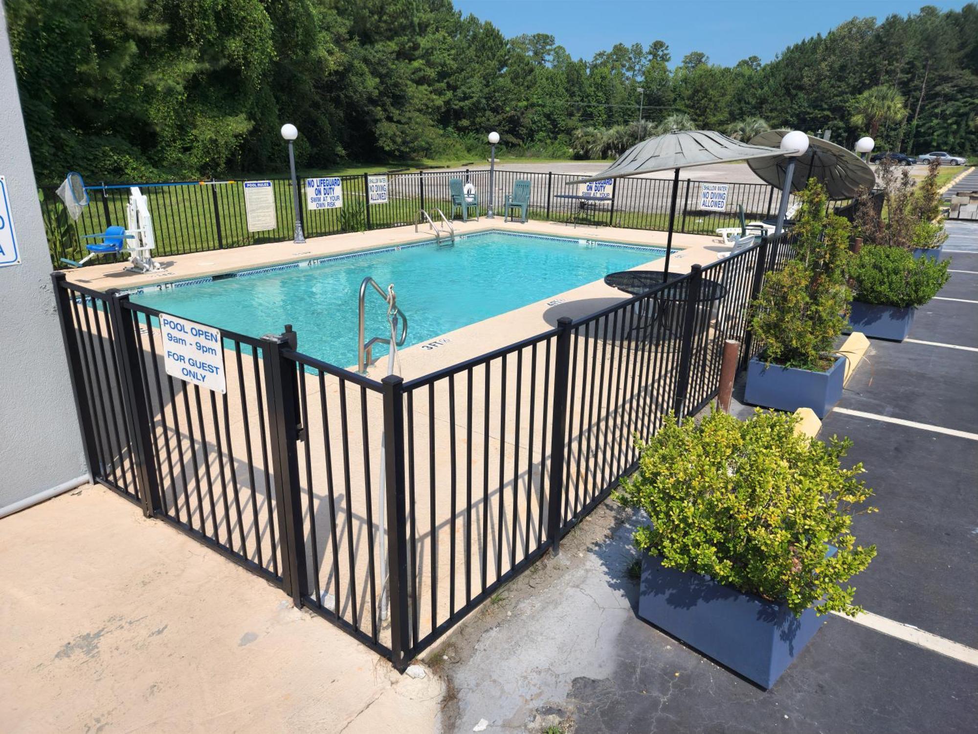 Days Inn By Wyndham Hardeeville Near Hilton Head Εξωτερικό φωτογραφία